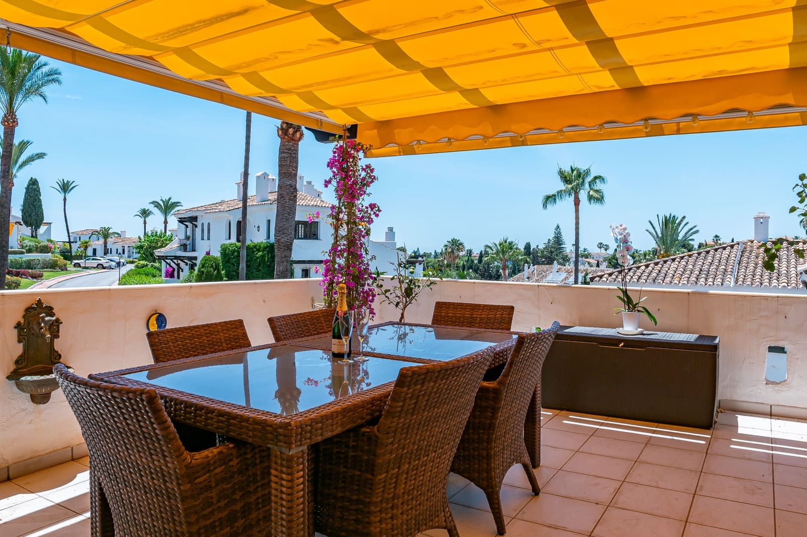 3 Zimmer Apartment zu verkaufen in Marbella mit Pool Garage - 1.250.000 € (Ref: 9880745)