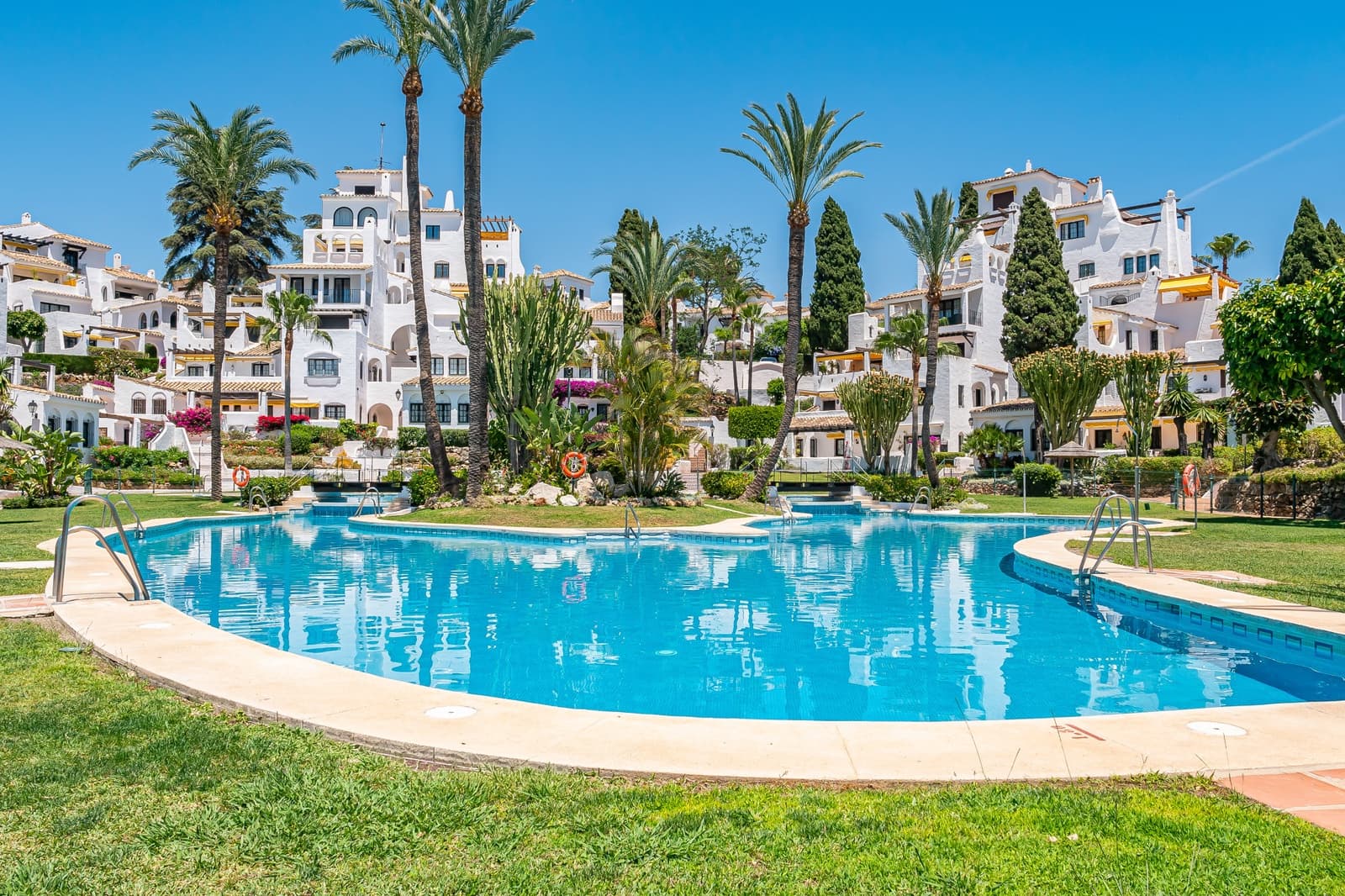 3 Zimmer Apartment zu verkaufen in Marbella mit Pool Garage - 1.250.000 € (Ref: 9880745)