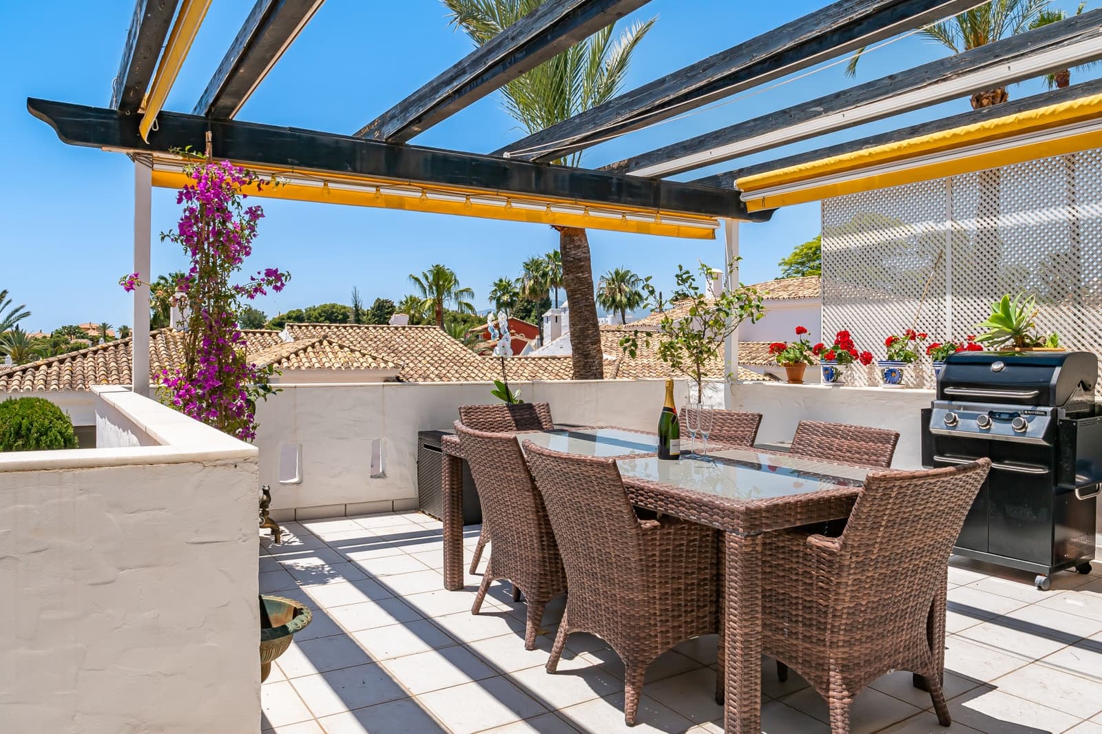 3 Zimmer Apartment zu verkaufen in Marbella mit Pool Garage - 1.250.000 € (Ref: 9880745)