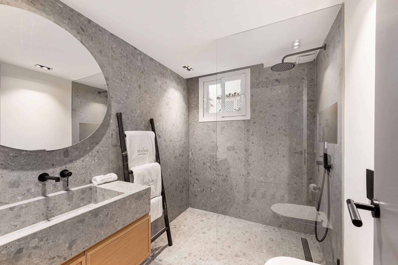 4 sypialnia Dom na sprzedaż w Golden Mile z basenem garażem - 1 695 000 € (Ref: 9890023)