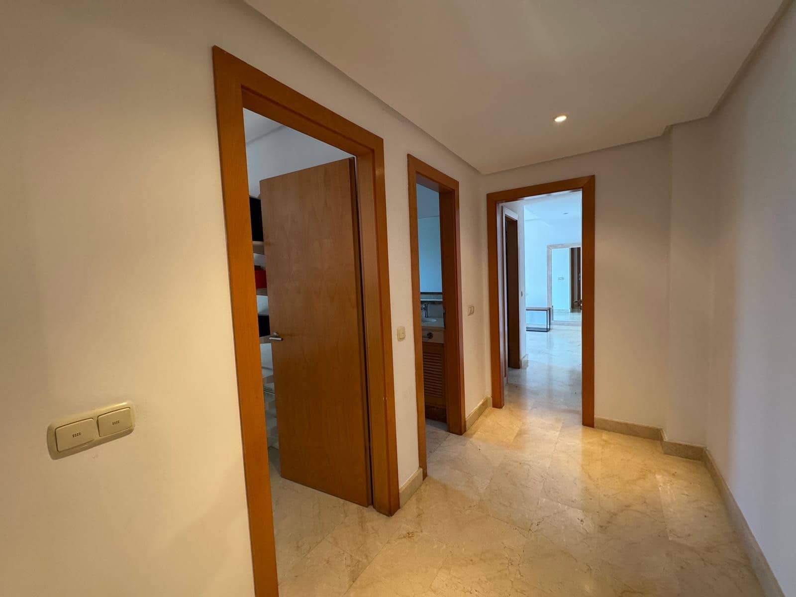 2 soverom Leilighet til salgs i Puerto Banus med svømmebasseng garasje - € 760 000 (Ref: 9894117)