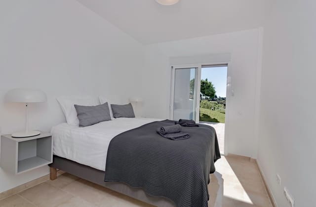 4 sovrum Hus till salu i Marbella med pool garage - 995 000 € (Ref: 9894118)