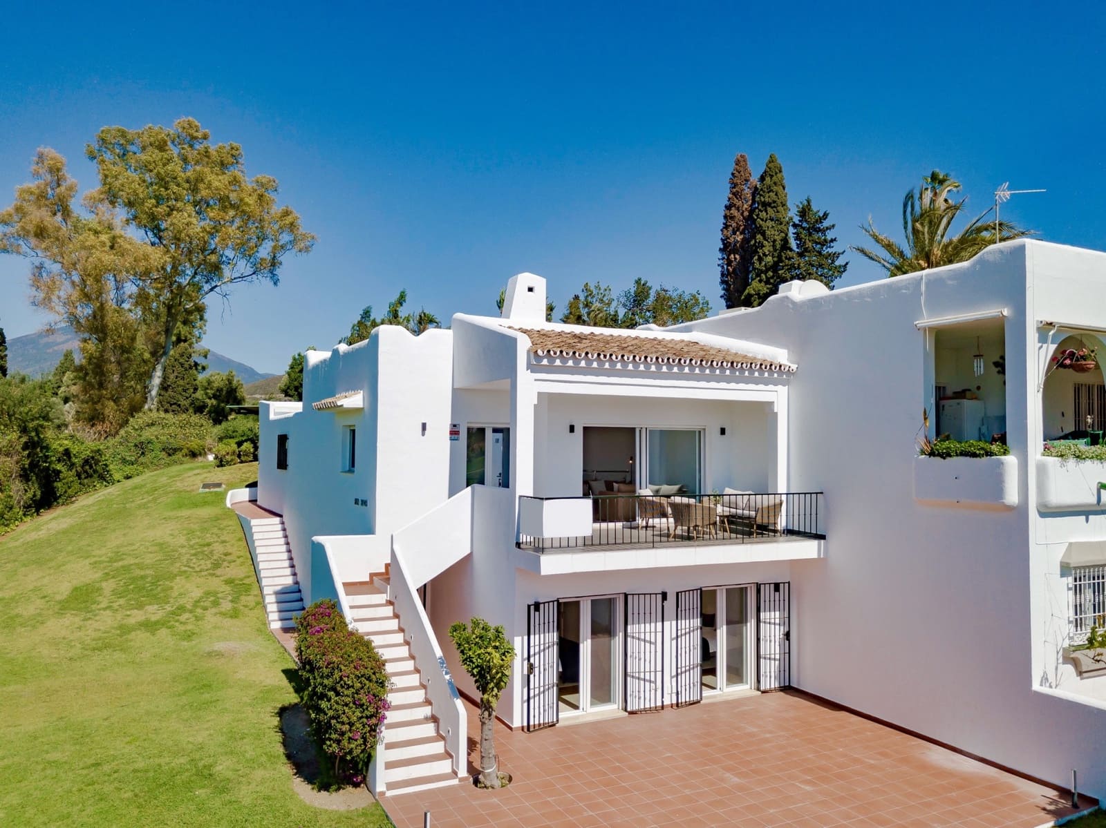 4 sovrum Hus till salu i Marbella med pool garage - 995 000 € (Ref: 9894118)