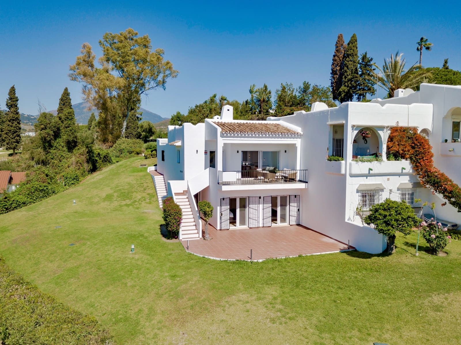 4 sovrum Hus till salu i Marbella med pool garage - 995 000 € (Ref: 9894118)