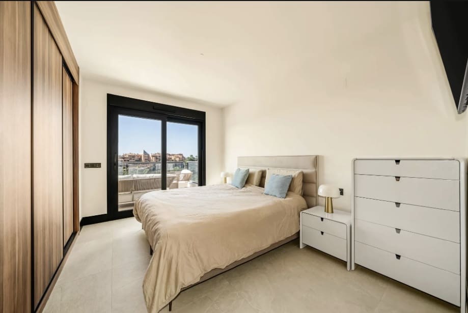 3 soveværelse Penthouse til salg i Marbella med swimmingpool garage - € 1.350.000 (Ref: 9896586)