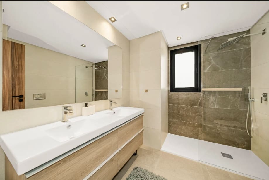 3 soveværelse Penthouse til salg i Marbella med swimmingpool garage - € 1.350.000 (Ref: 9896586)