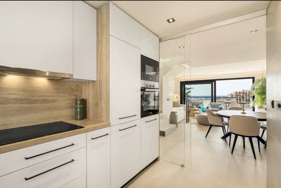 3 soveværelse Penthouse til salg i Marbella med swimmingpool garage - € 1.350.000 (Ref: 9896586)