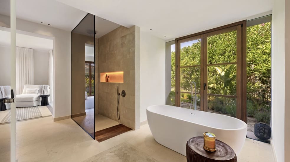 4 slaapkamer Villa te koop in Nueva Andalucia met zwembad garage - € 4.500.000 (Ref: 9896587)