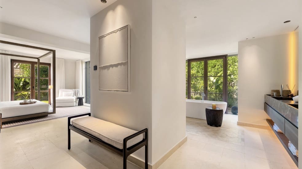 4 slaapkamer Villa te koop in Nueva Andalucia met zwembad garage - € 4.500.000 (Ref: 9896587)