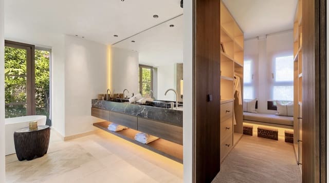 4 slaapkamer Villa te koop in Nueva Andalucia, Marbella met zwembad garage - € 4.500.000 (Ref: 9896587)