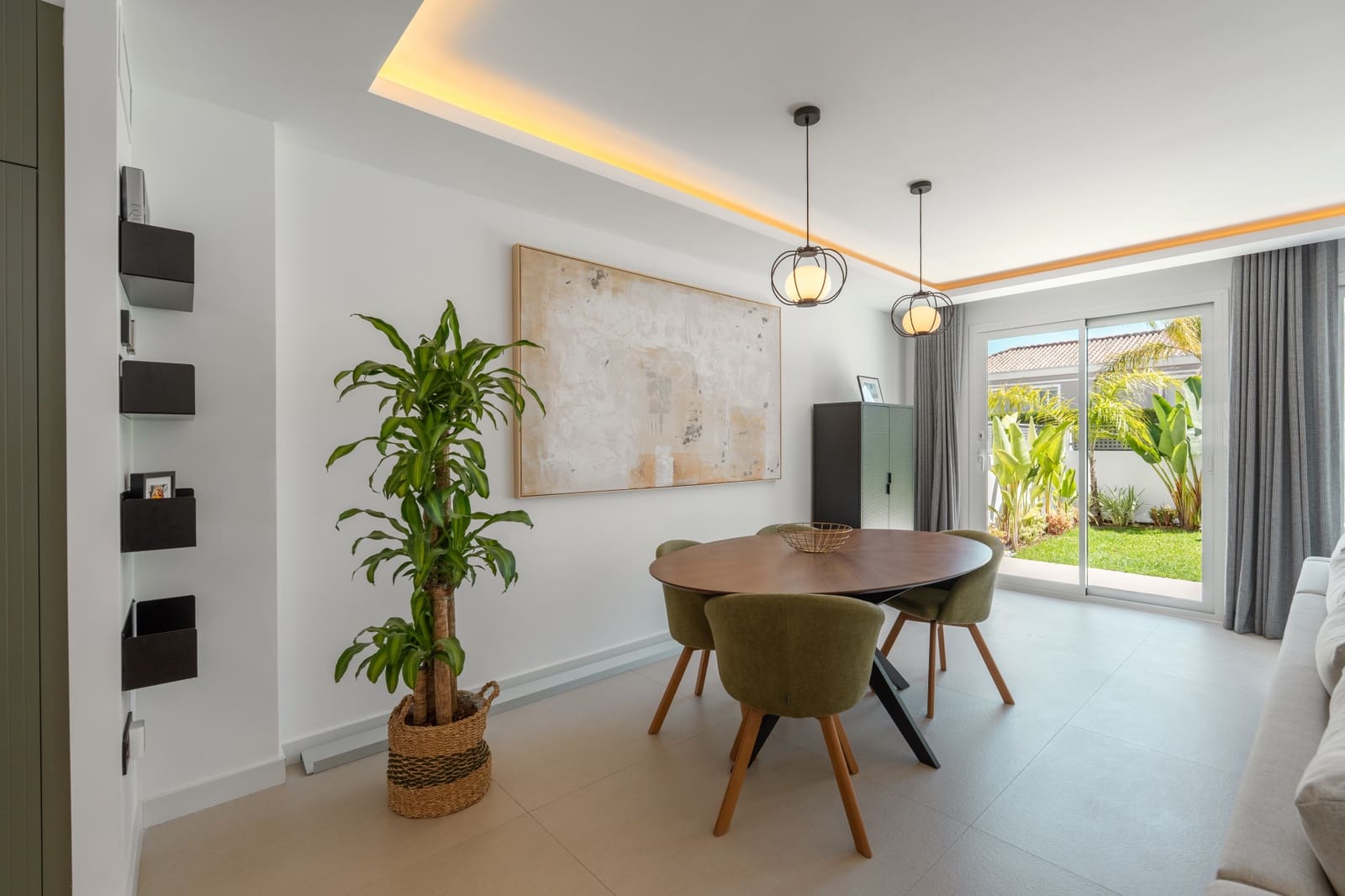 3 sypialnia Dom na sprzedaż w Marbella z basenem garażem - 995 000 € (Ref: 9896588)