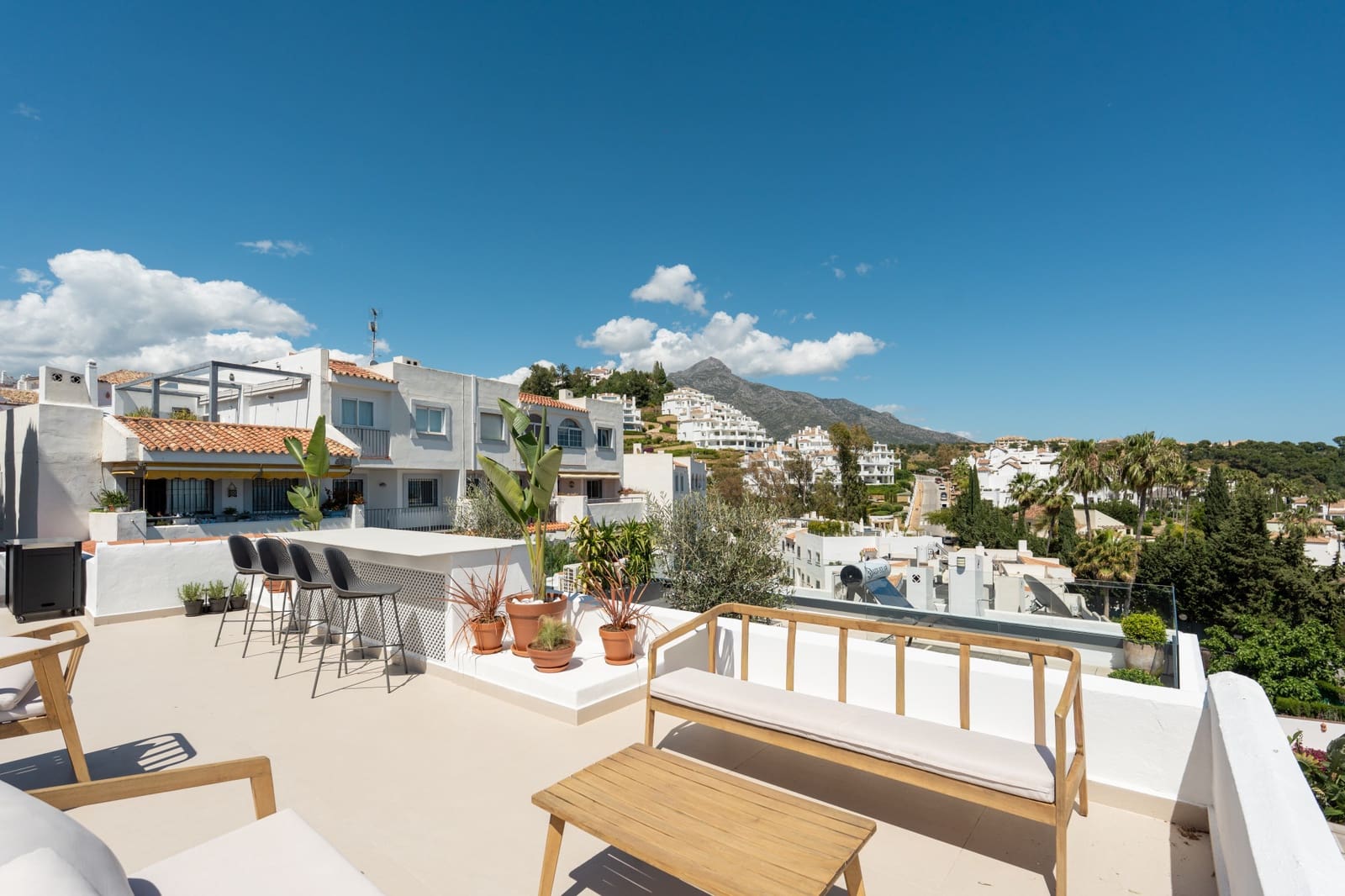 3 sypialnia Dom na sprzedaż w Marbella z basenem garażem - 995 000 € (Ref: 9896588)