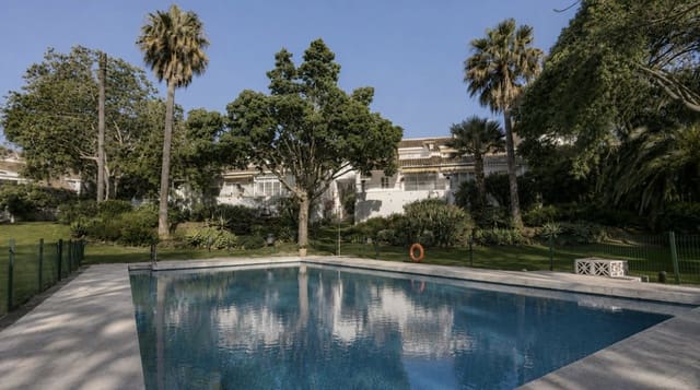 3 sypialnia Penthouse na sprzedaż w Nueva Andalucia, Marbella z basenem garażem - 549 900 € (Ref: 9896590)