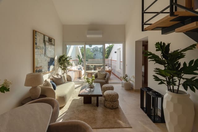 3 sypialnia Penthouse na sprzedaż w Nueva Andalucía Centro, Marbella z basenem - 695 000 € (Ref: 9904238)