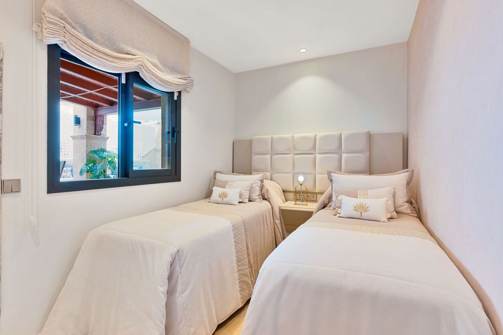 3 bedroom Penthouse for sale in Marbella with garage - € 1,360,000 (Ref: 9904239)