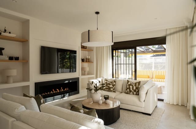3 bedroom Apartment for sale in Nueva Andalucia, Marbella with pool garage - € 1,349,000 (Ref: 9904240)