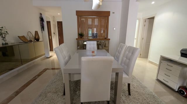 2 makuuhuone Huoneisto myytävänä paikassa San Pedro de Alcantara, Marbella mukana uima-altaan 
autotalli - 799 000 € (Ref: 9904241)
