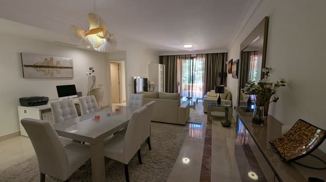 2 makuuhuone Huoneisto myytävänä paikassa San Pedro de Alcantara, Marbella mukana uima-altaan 
autotalli - 799 000 € (Ref: 9904241)