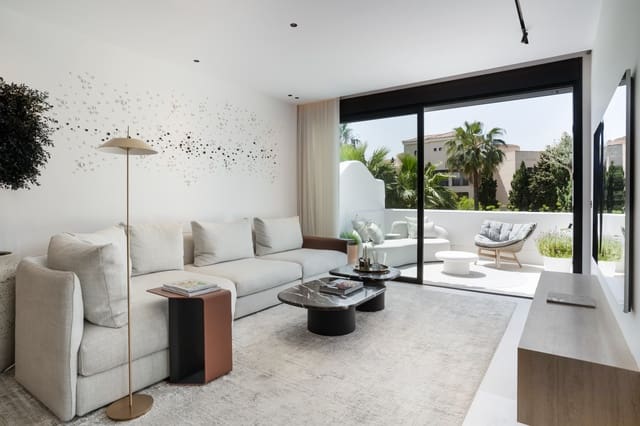 3 soveværelse Penthouse til salg i Puerto Banus, Marbella med swimmingpool garage - € 1.490.000 (Ref: 9906876)