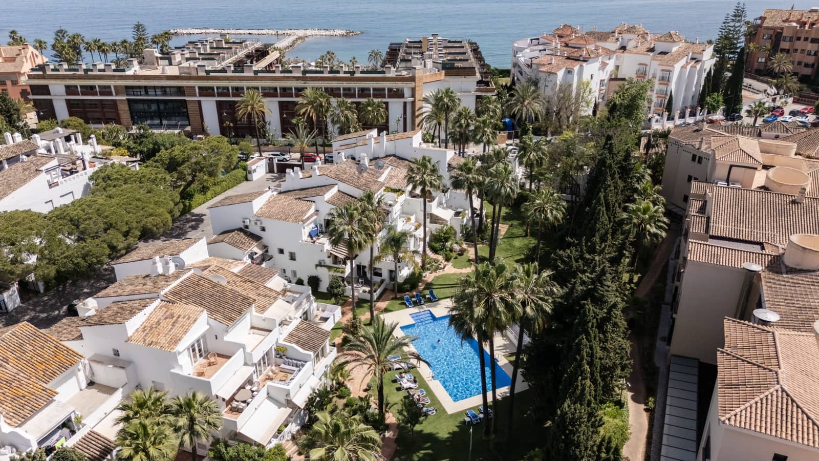 3 soveværelse Penthouse til salg i Puerto Banus med swimmingpool garage - € 1.490.000 (Ref: 9906876)