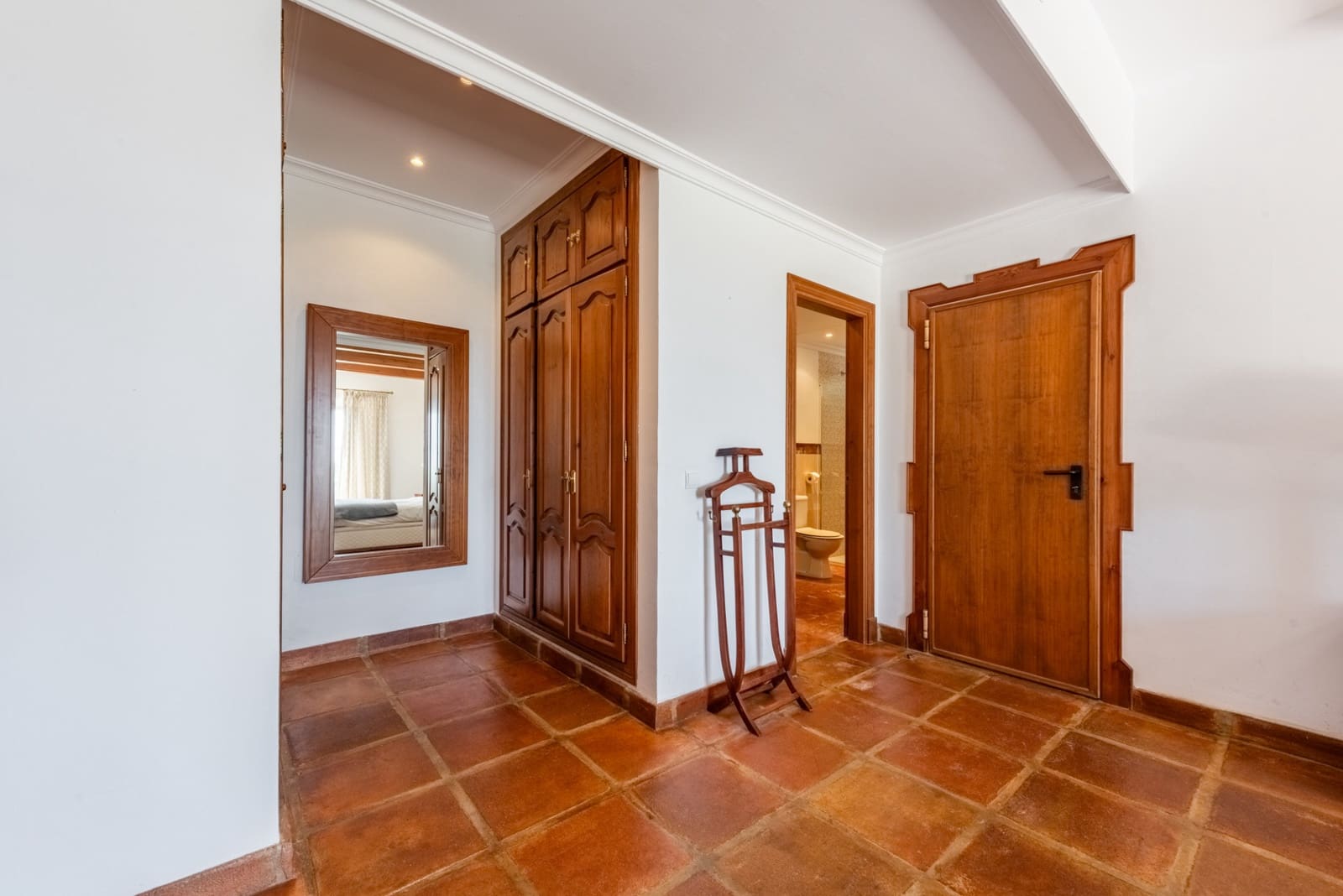 3 soveværelse Villa til salg i Istan med swimmingpool garage - € 1.595.000 (Ref: 9906877)