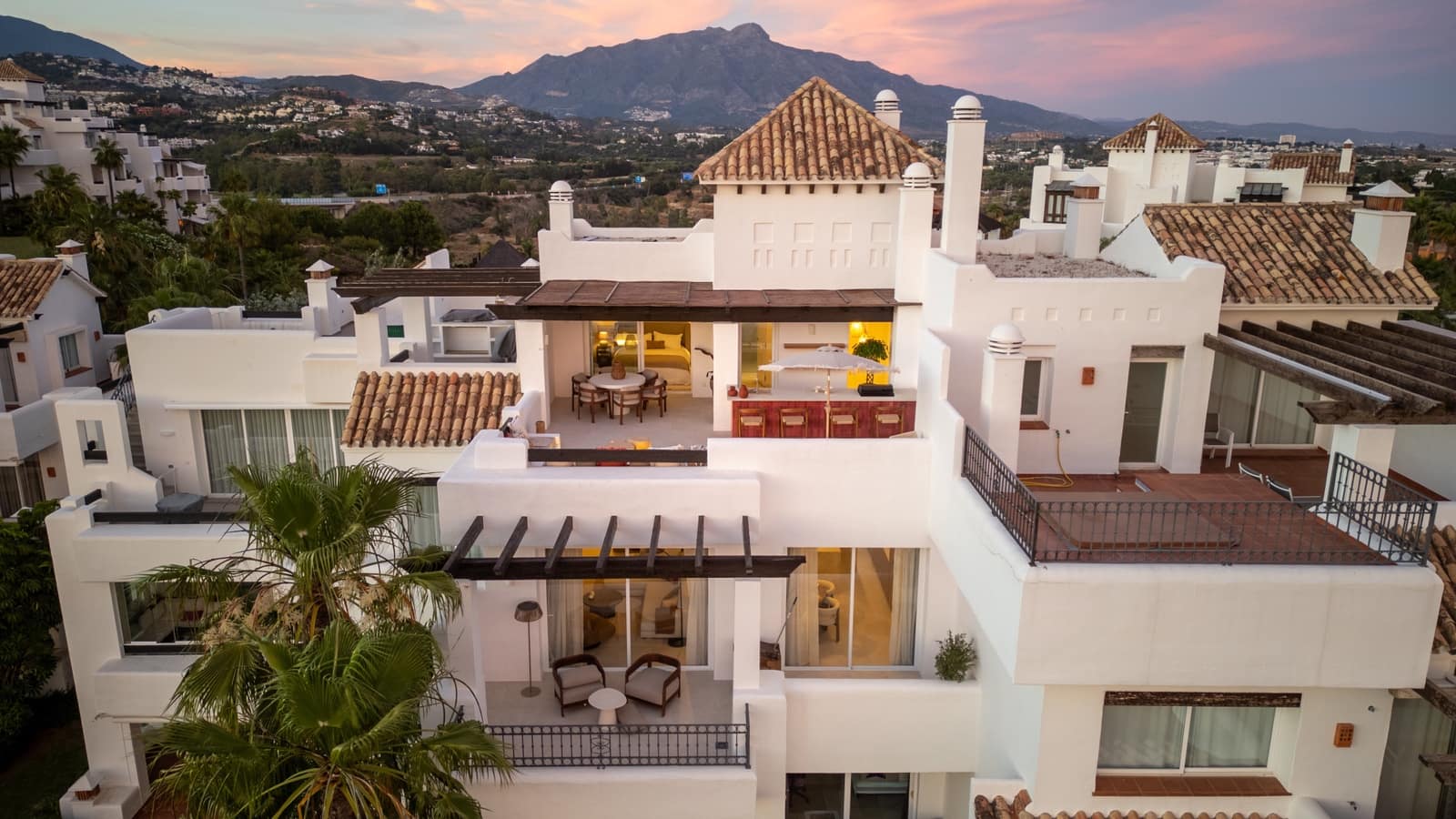 3 chambre Penthouse à vendre à Benahavis avec piscine garage - 1 695 000 € (Ref: 9910413)