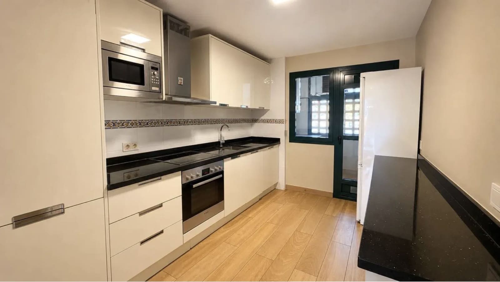 2 sypialnia Apartament na sprzedaż w San Pedro de Alcantara z basenem garażem - 499 000 € (Ref: 9910414)