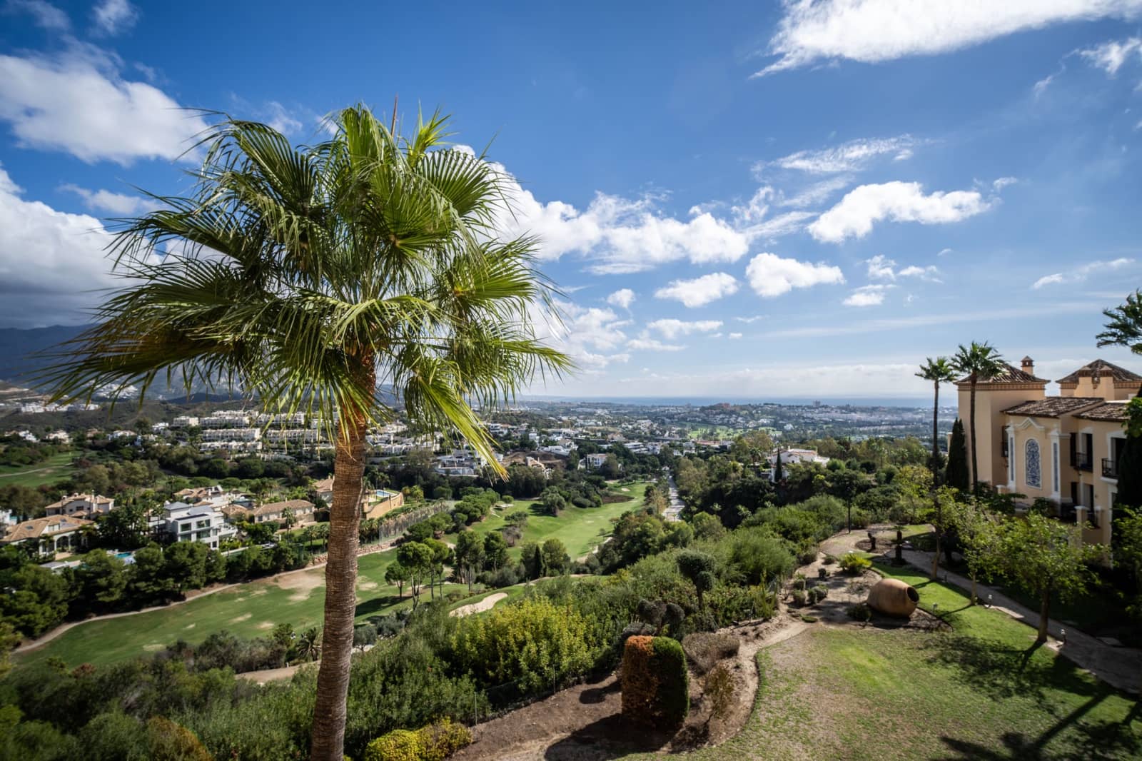 3 soveværelse Penthouse til salg i La Quinta med swimmingpool - € 1.275.000 (Ref: 9912768)