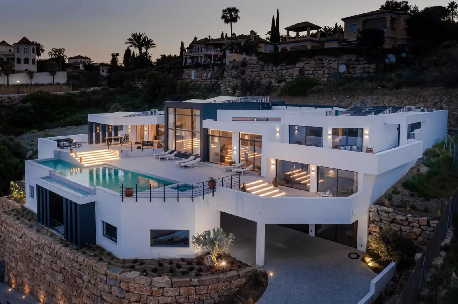 6 quarto Moradia para venda em Benahavis com piscina garagem - 8 395 000 € (Ref: 9916542)