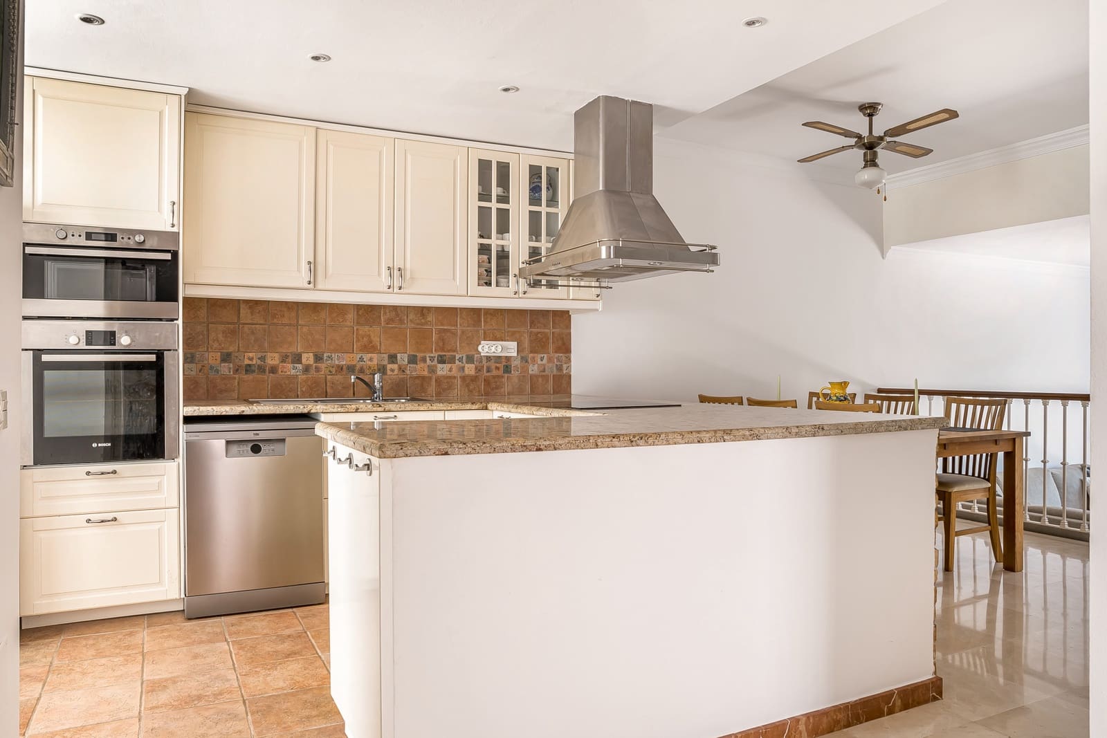 2 sypialnia Dom na sprzedaż w Marbella z basenem garażem - 695 000 € (Ref: 9920080)