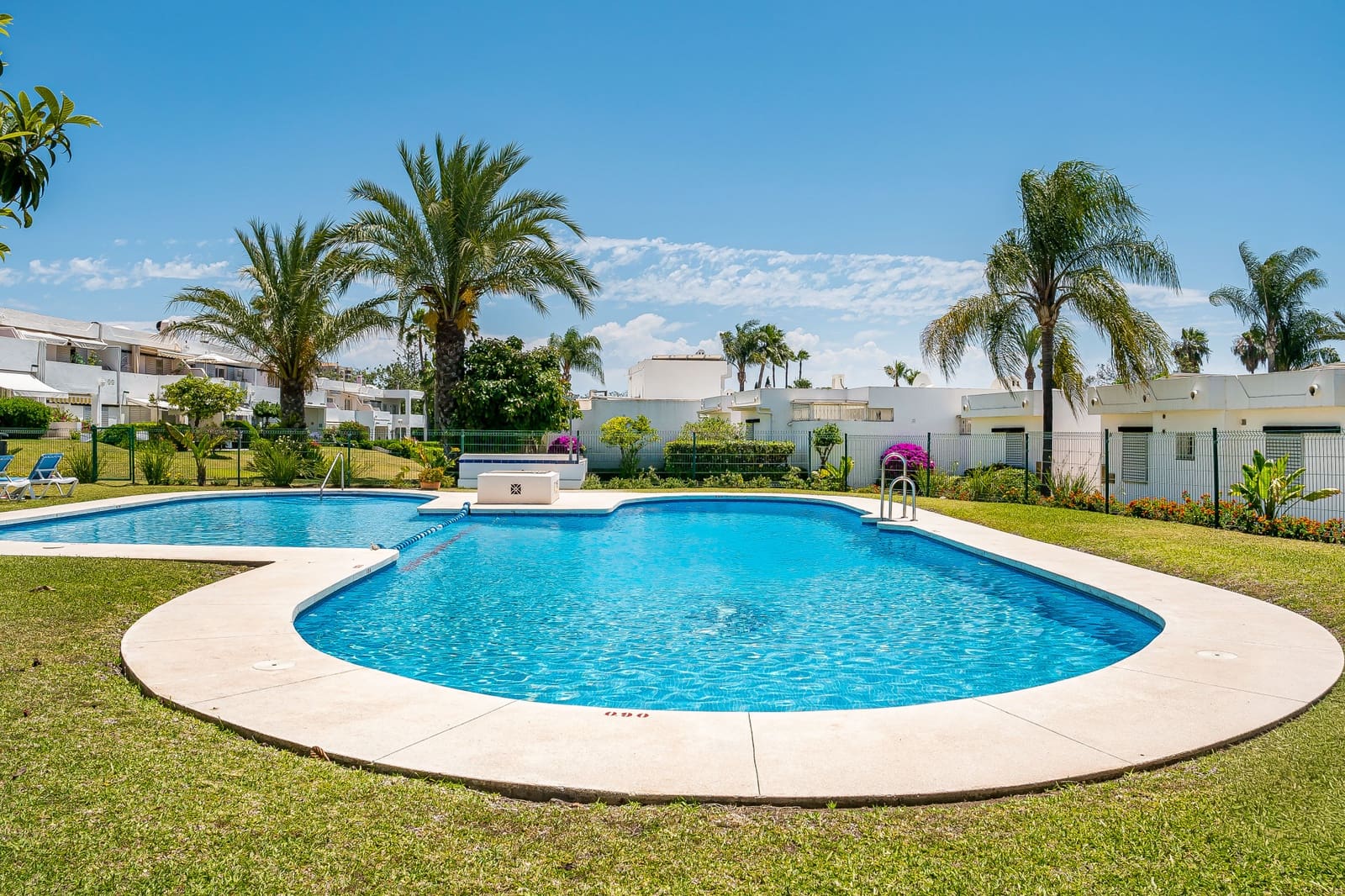 2 sypialnia Dom na sprzedaż w Marbella z basenem garażem - 695 000 € (Ref: 9920080)