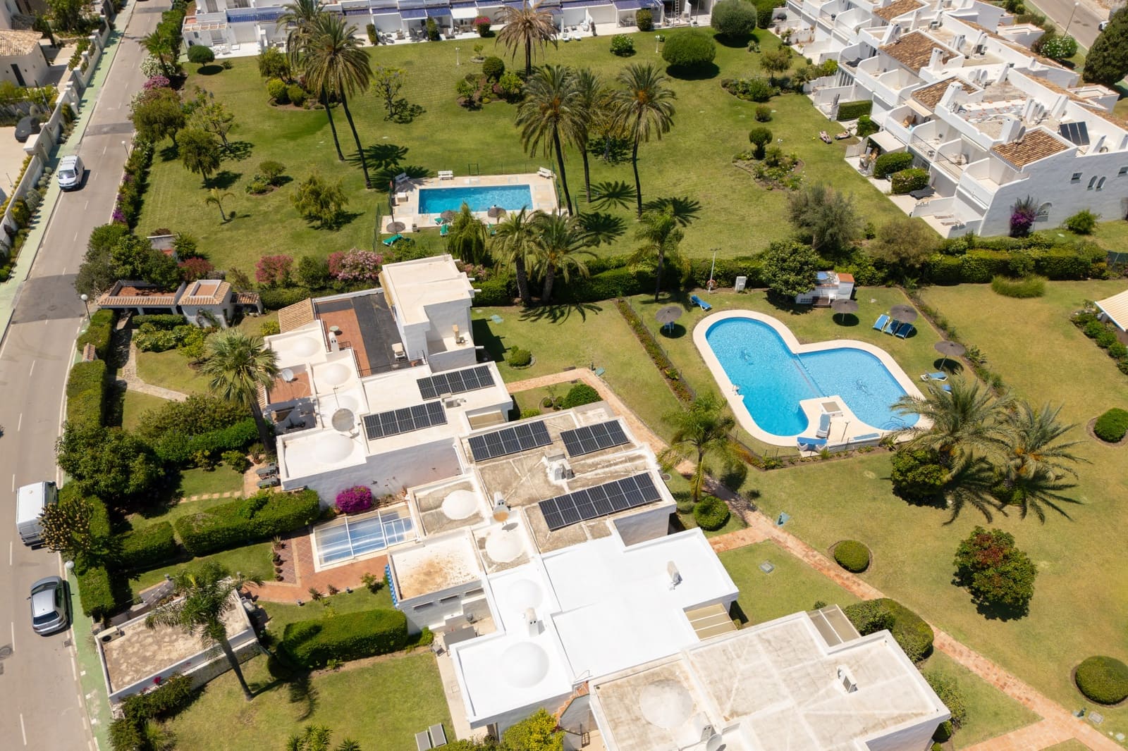 2 sypialnia Dom na sprzedaż w Marbella z basenem garażem - 695 000 € (Ref: 9920080)