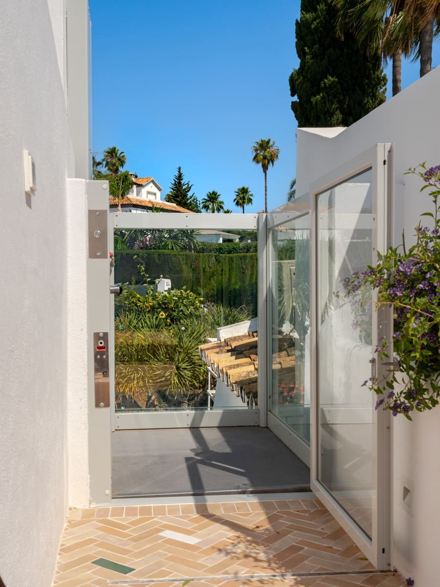 2 Zimmer Penthouse zu verkaufen in Marbella mit Pool Garage - 1.190.000 € (Ref: 9924283)