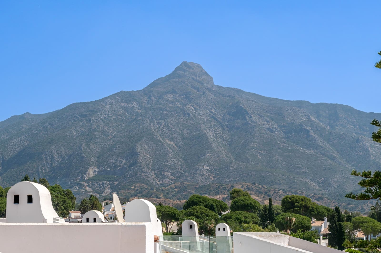 2 Zimmer Penthouse zu verkaufen in Marbella mit Pool Garage - 1.190.000 € (Ref: 9924283)