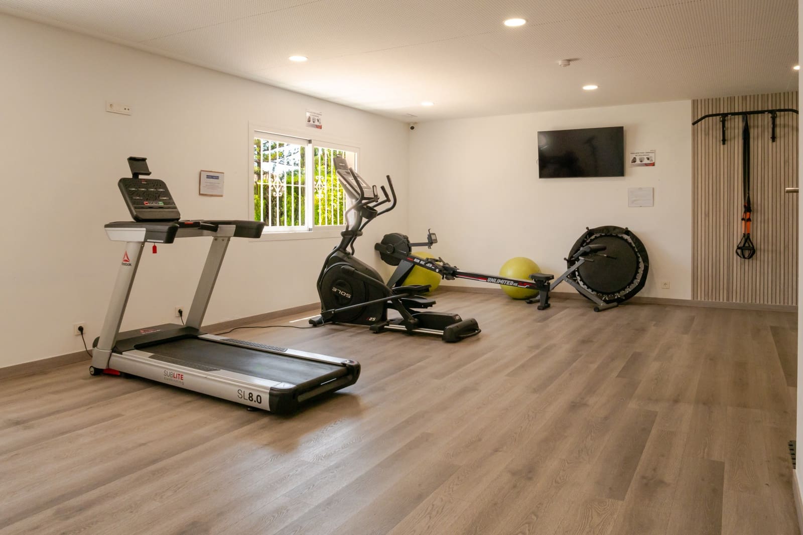 2 Zimmer Penthouse zu verkaufen in Marbella mit Pool Garage - 1.190.000 € (Ref: 9924283)