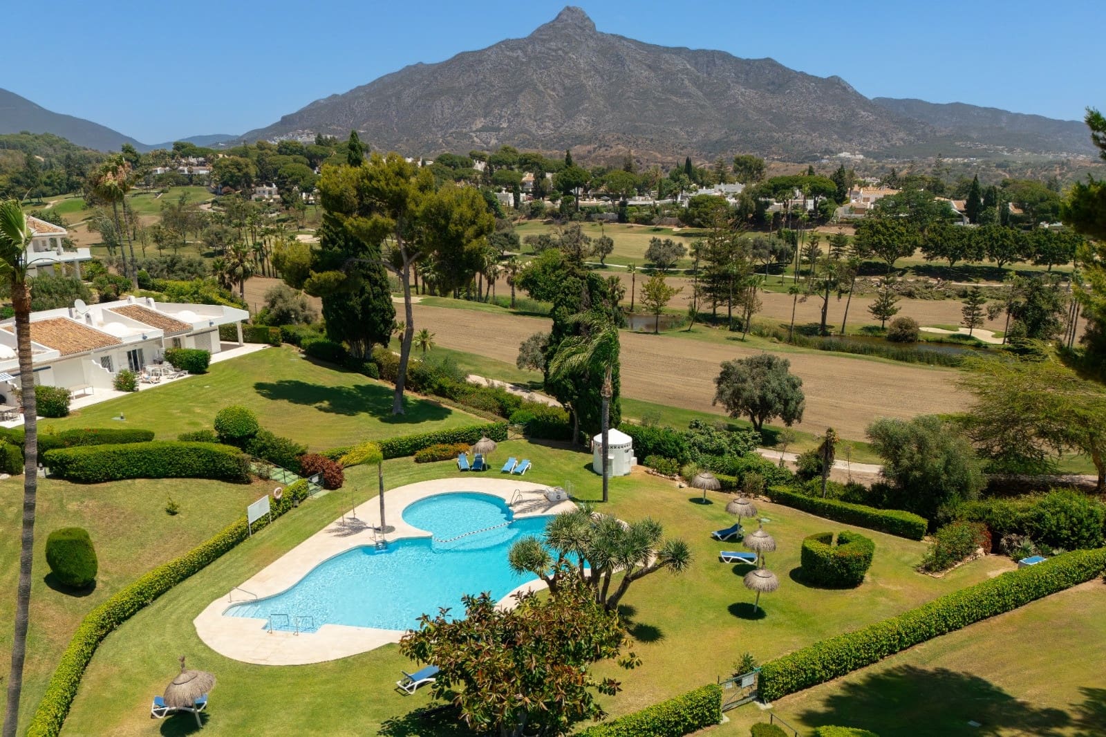 2 Zimmer Penthouse zu verkaufen in Marbella mit Pool Garage - 1.190.000 € (Ref: 9924283)
