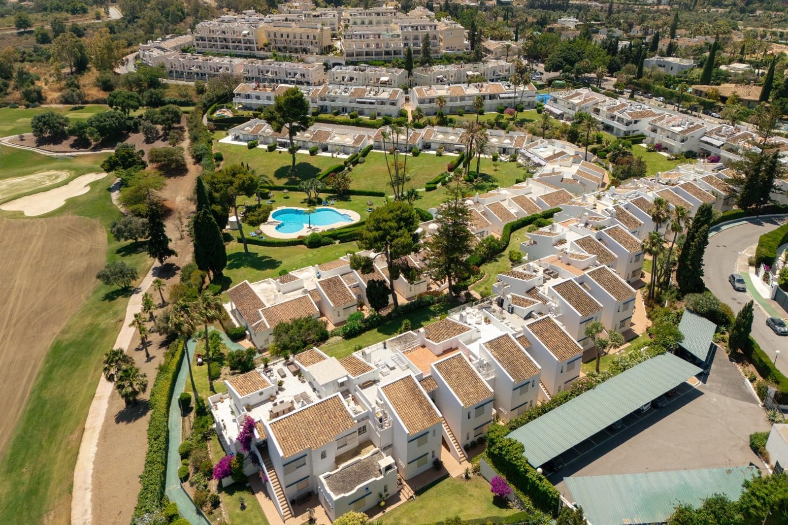 2 Zimmer Penthouse zu verkaufen in Marbella mit Pool Garage - 1.190.000 € (Ref: 9924283)