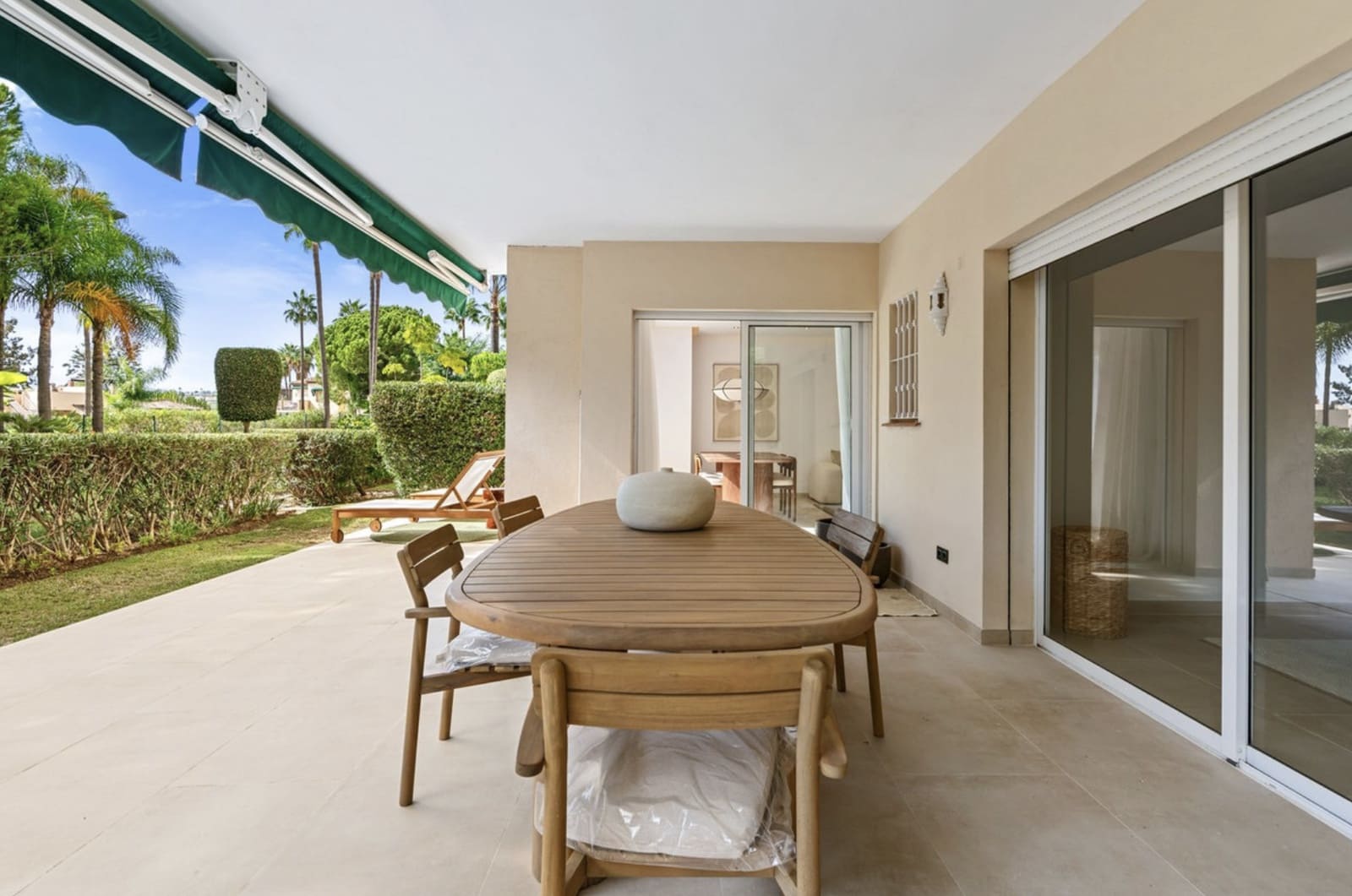 3 slaapkamer Appartement te koop in Nueva Andalucia met zwembad garage - € 649.000 (Ref: 9924284)