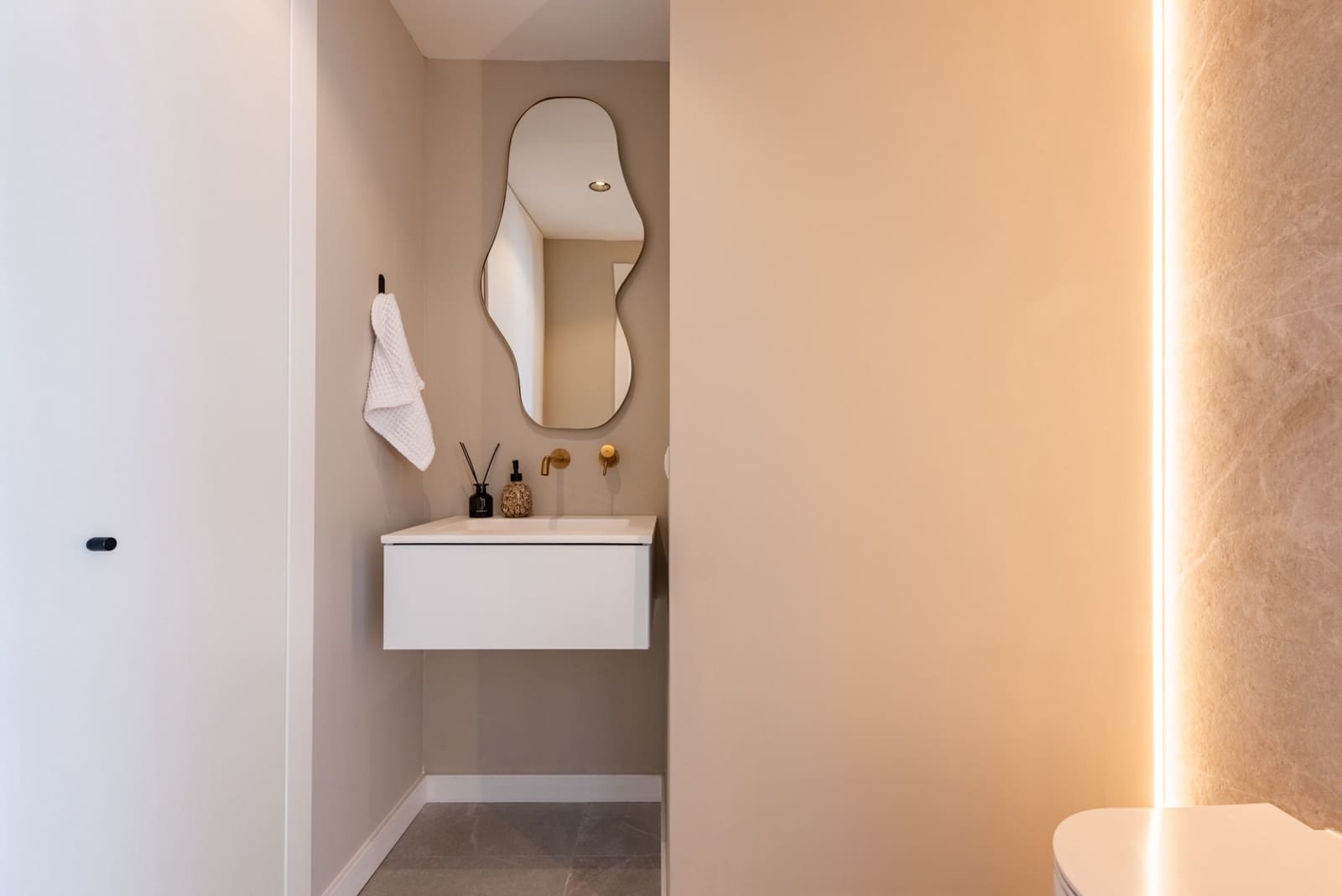 3 slaapkamer Appartement te koop in La Quinta met zwembad garage - € 895.000 (Ref: 9927031)