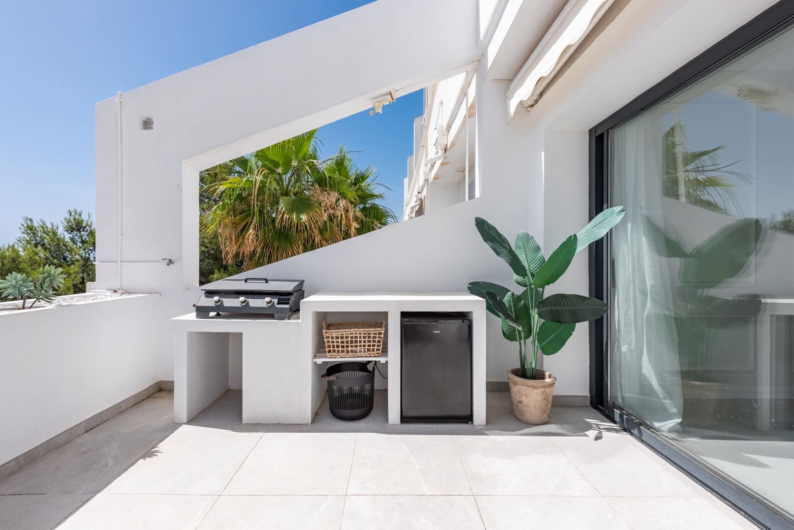 3 slaapkamer Appartement te koop in La Quinta met zwembad garage - € 895.000 (Ref: 9927031)