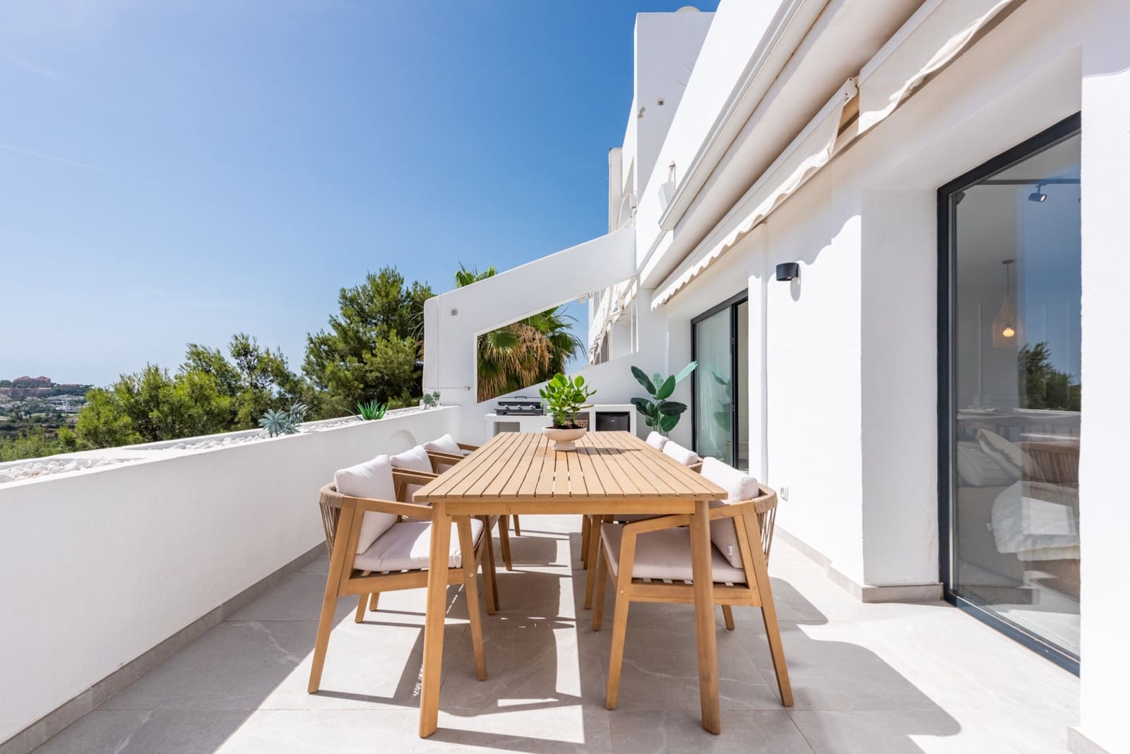 3 slaapkamer Appartement te koop in La Quinta met zwembad garage - € 895.000 (Ref: 9927031)