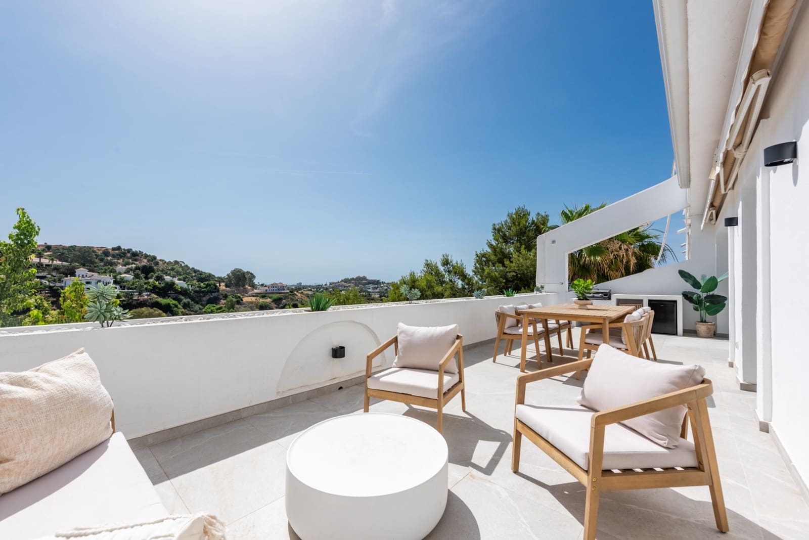 3 slaapkamer Appartement te koop in La Quinta met zwembad garage - € 895.000 (Ref: 9927031)