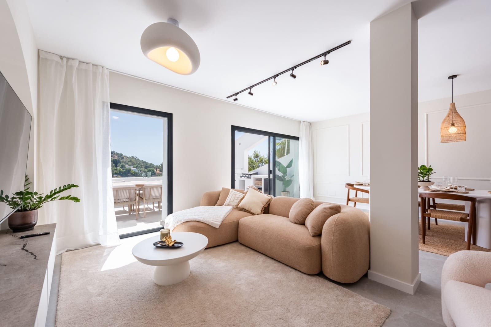 3 slaapkamer Appartement te koop in La Quinta met zwembad garage - € 895.000 (Ref: 9927031)