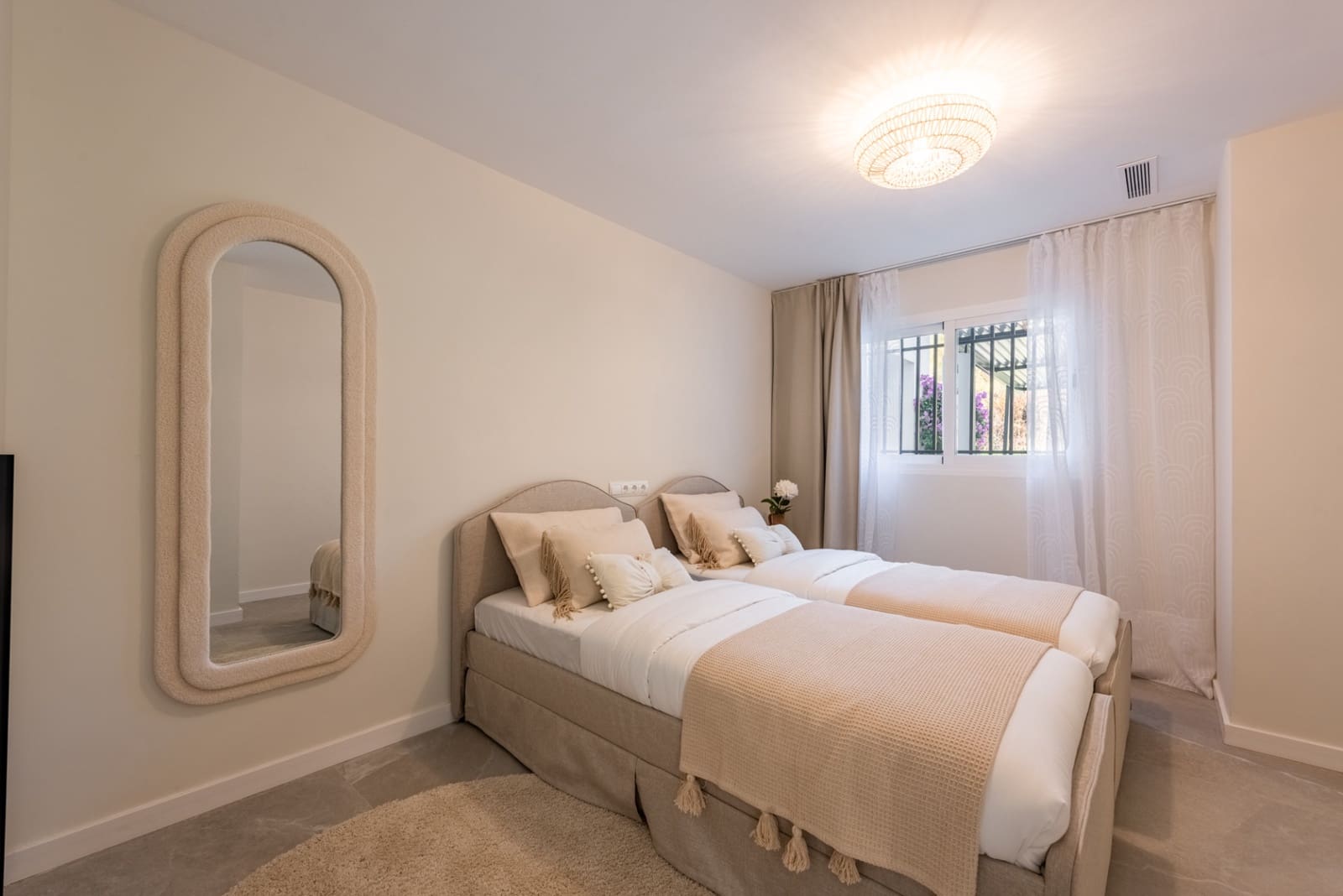 3 slaapkamer Appartement te koop in La Quinta met zwembad garage - € 895.000 (Ref: 9927031)
