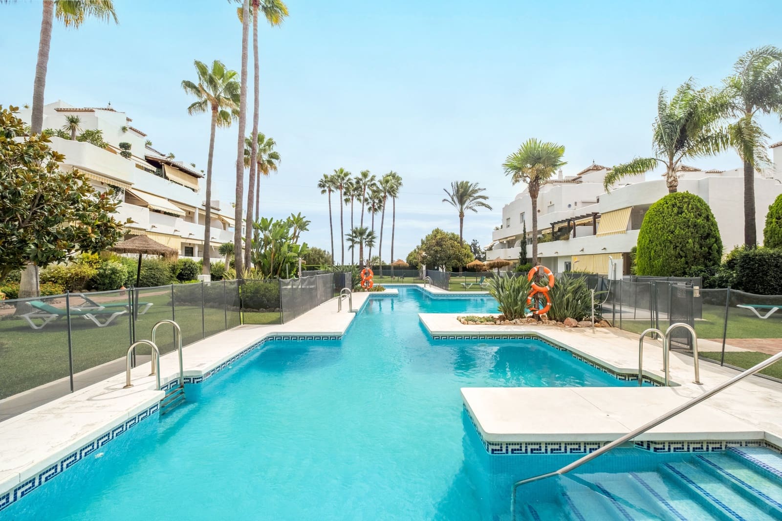 3 chambre Appartement à vendre à Marbella avec piscine garage - 595 000 € (Ref: 9933730)