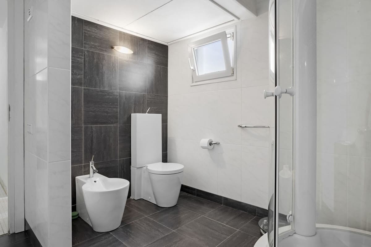 Apartamento de 2 habitaciones en Puerto Banus en venta con garaje - 500.000 € (Ref: 9936055)