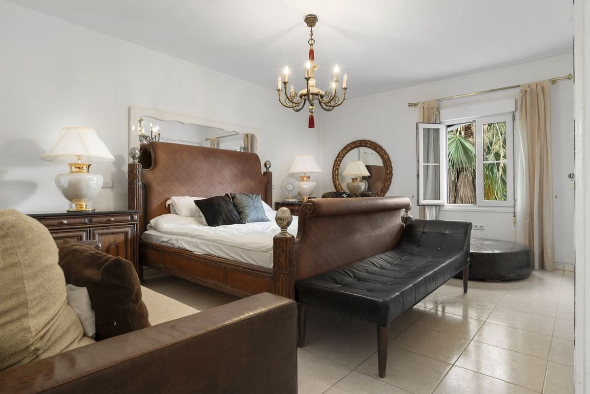 Apartamento de 2 habitaciones en Puerto Banus en venta con garaje - 500.000 € (Ref: 9936055)