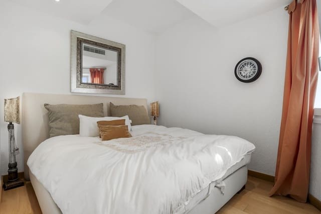 2 sypialnia Apartament na sprzedaż w Puerto Banus, Marbella z garażem - 500 000 € (Ref: 9936055)
