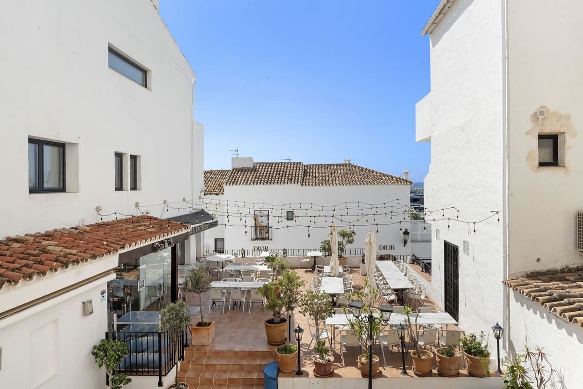 Apartamento de 2 habitaciones en Puerto Banus en venta con garaje - 500.000 € (Ref: 9936055)