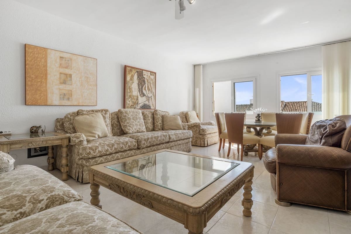 Apartamento de 2 habitaciones en Puerto Banus en venta con garaje - 500.000 € (Ref: 9936055)